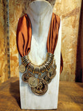 Collar monedas